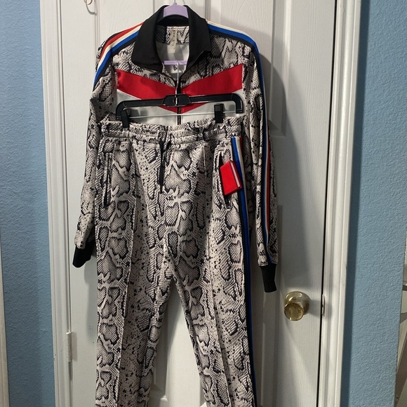 THE SET Animal Instinct | Two piece Printed Jogger Set Size Large - Picture 13 of 13